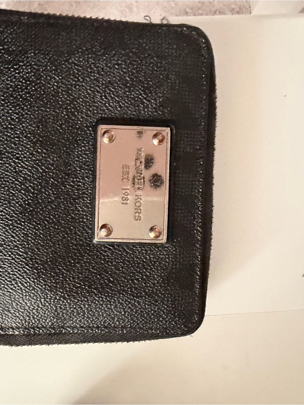 Michael Kors Black Pebbled Leather Men's Zip Wallet with Metal Logo Plate